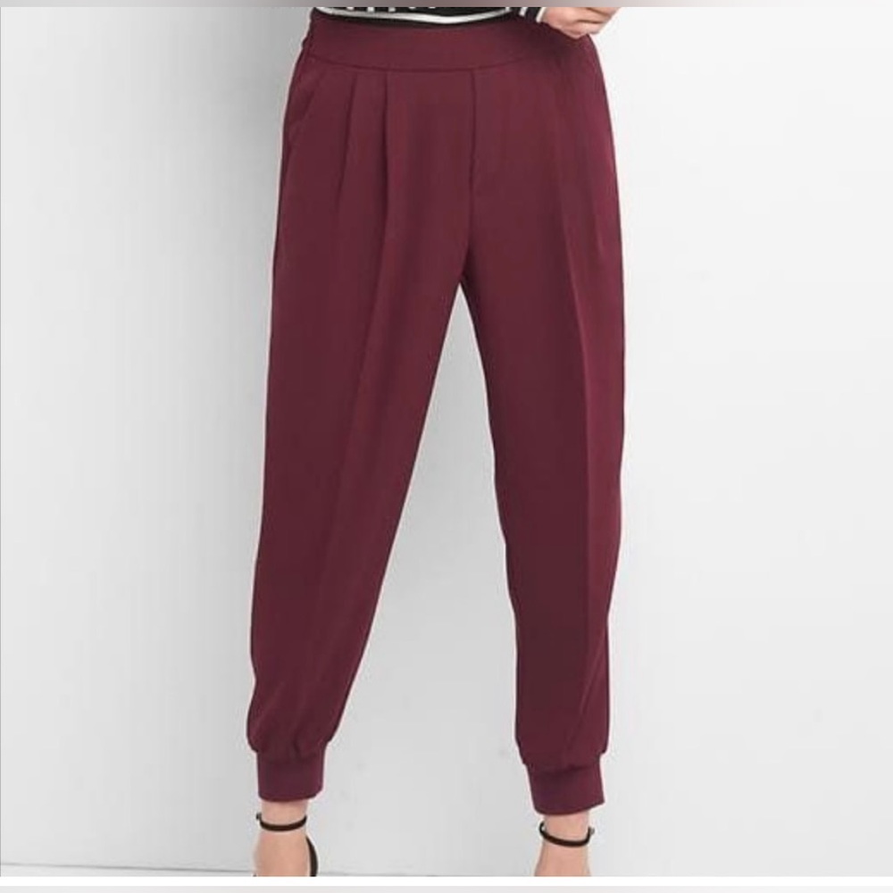 Burgundy refined jogger